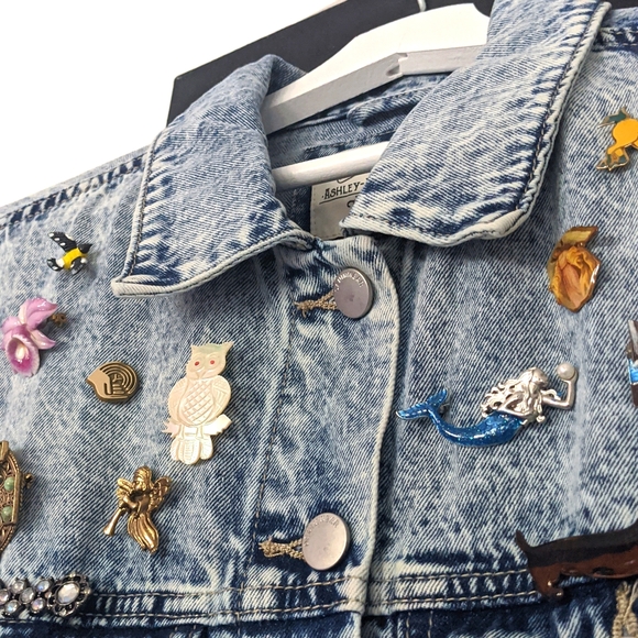 Custom Denim Jacket with 30 pins! - Picture 14 of 14